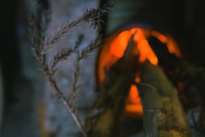 薪火でコーヒー豆の焙煎